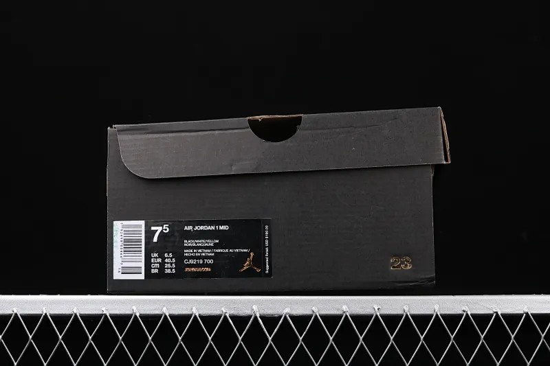 All categories Air Jordan Jordan series basketball shoes Air Jordan 1 Mid Air Jordan 1 Mid OG AJ1 Joe 1 black and yellow Yin Yang top layer mid-top basketball shoes CJ9219-700